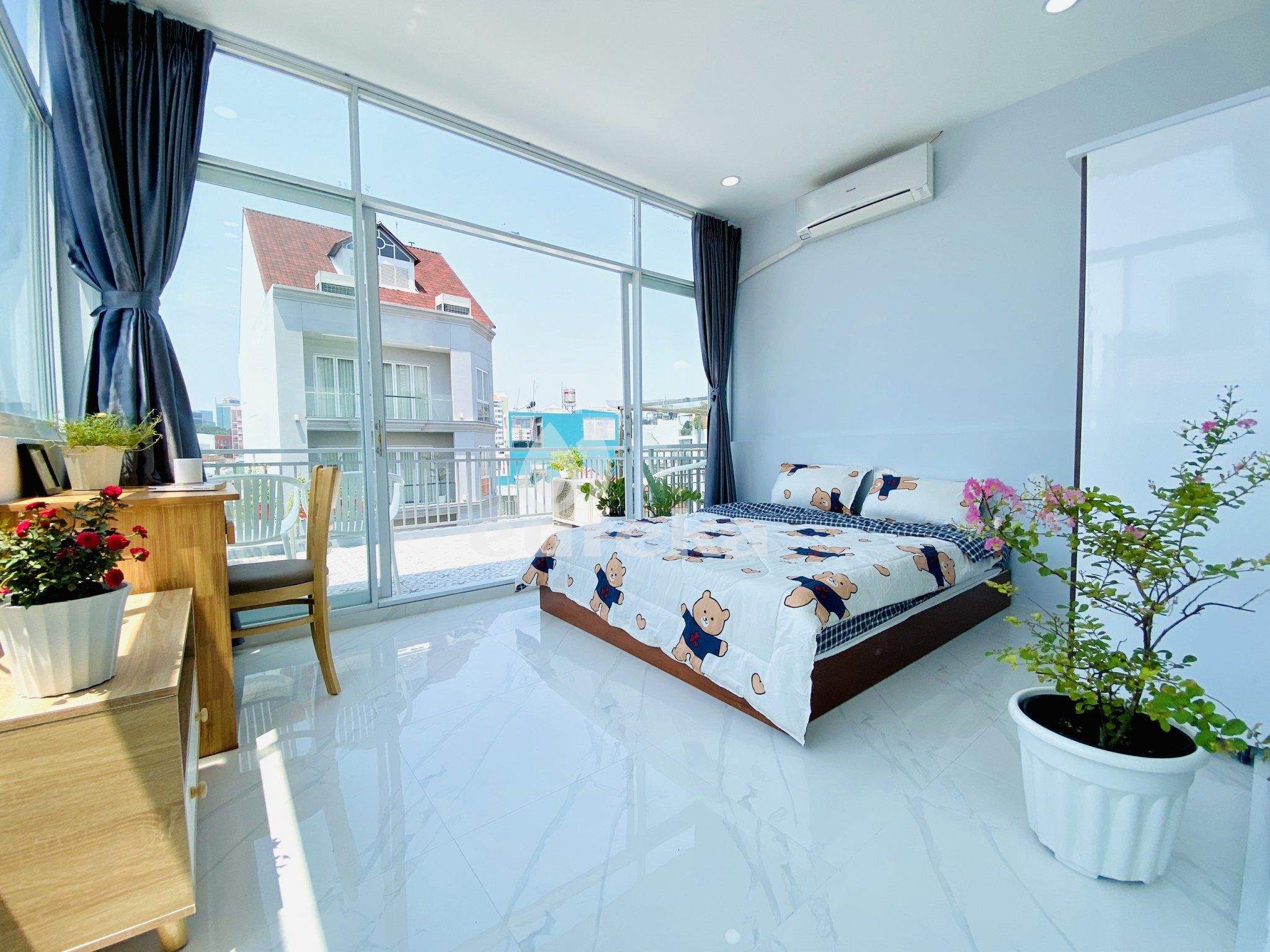 Apartment For Rent In  Nguyen Cuu Van